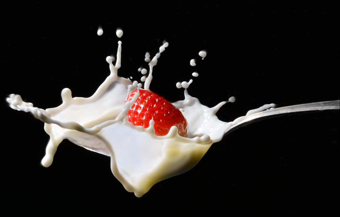 Telefoto-Splash-Leite-morango-Mika-Dias.jpg